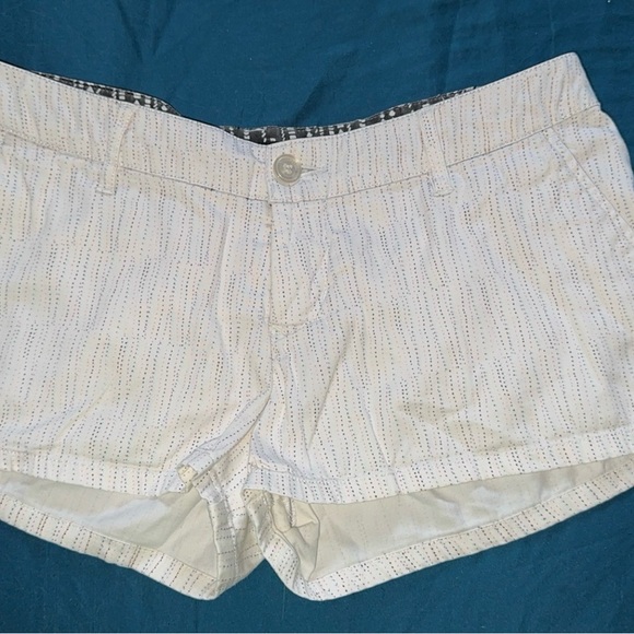 Volcom white Women's Shorts - Picture 1 of 3